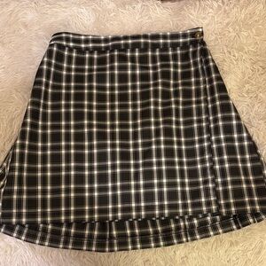 Chic Black and White Plaid A-Line Skirt